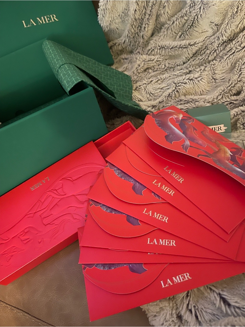 La Mer skin care 1full size and 5-tray sizes,LA MER red dragon envelopes,LM BOX - Picture 4 of 14